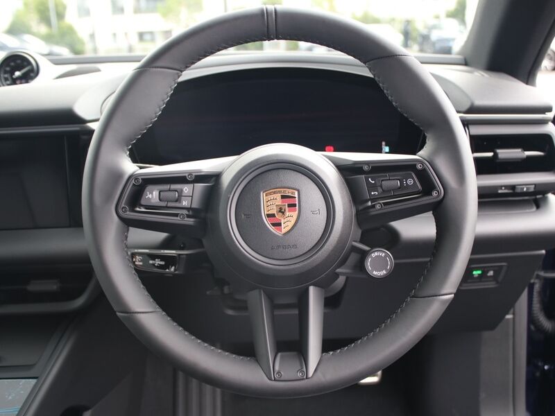 More views of Porsche Macan
