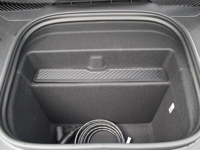 More views of Porsche Cayenne