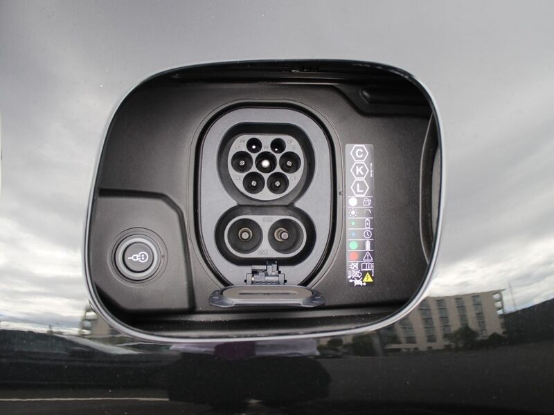 More views of Porsche Cayenne