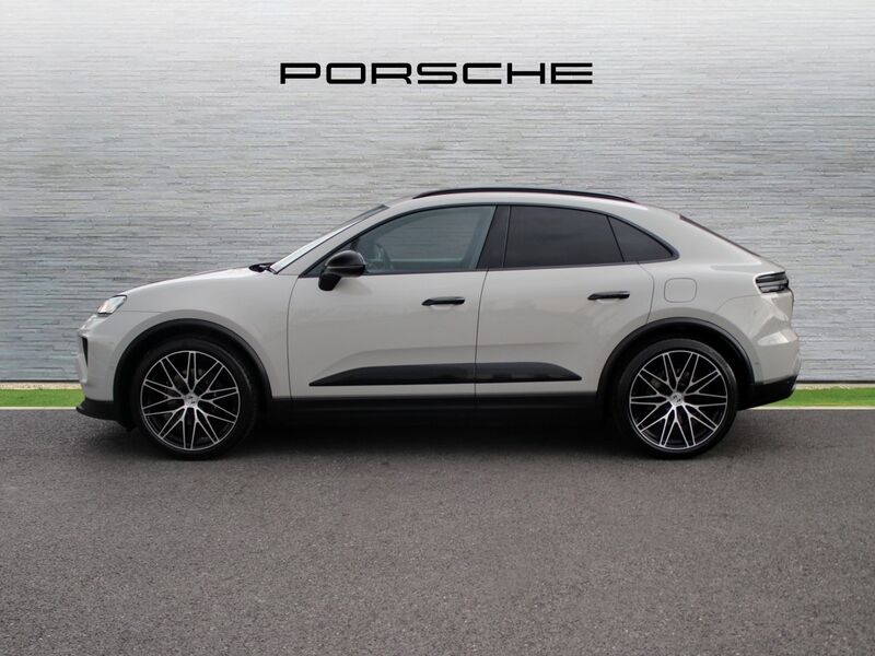 More views of Porsche Macan
