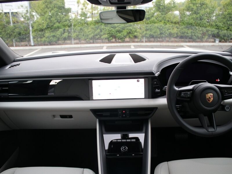 More views of Porsche Macan