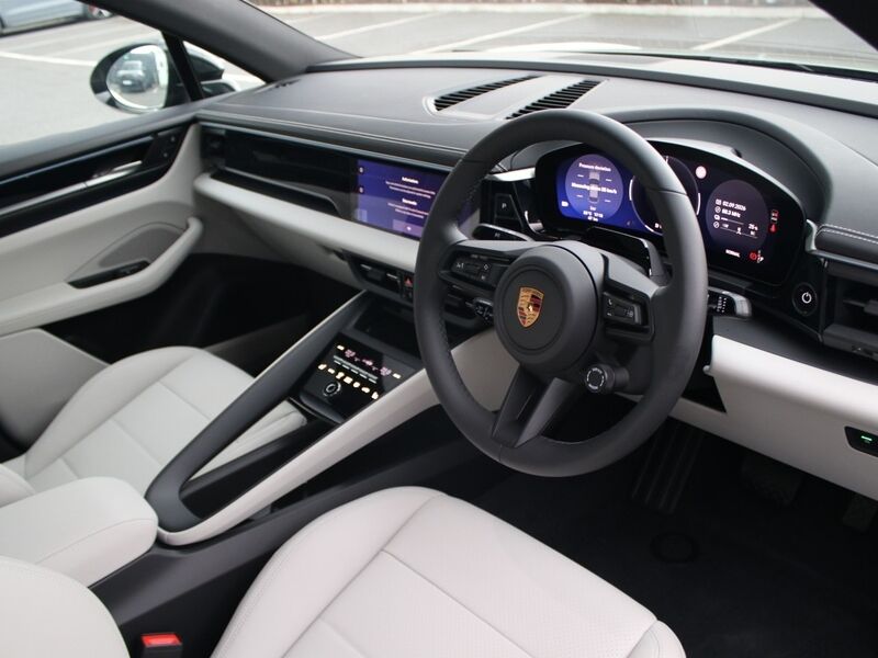 More views of Porsche Macan