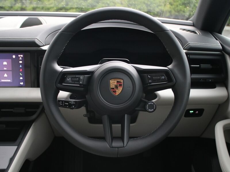 More views of Porsche Macan