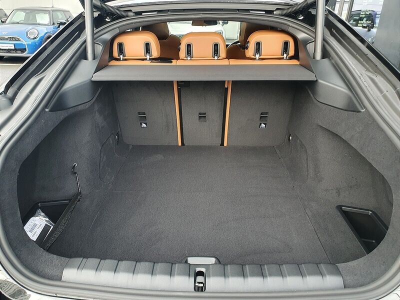 More views of BMW i4