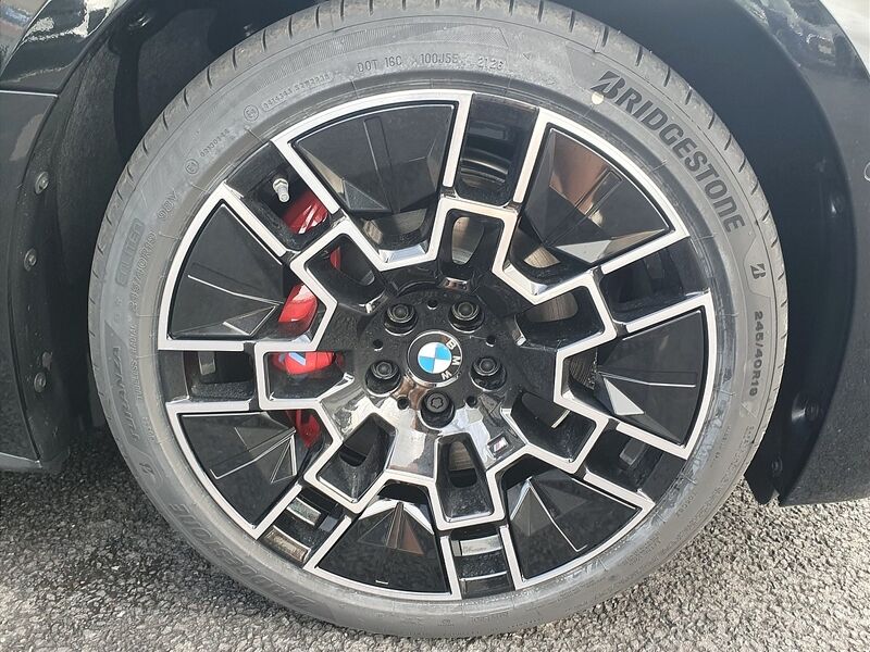 More views of BMW i4
