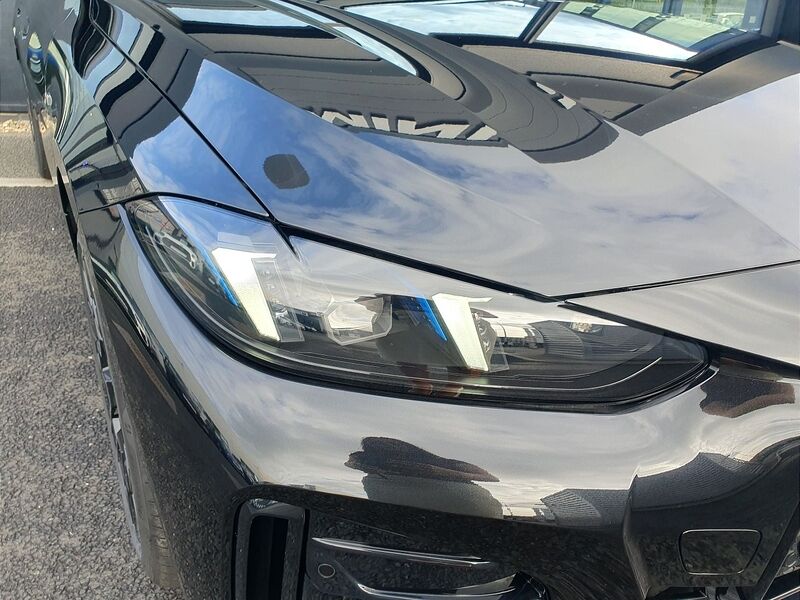 More views of BMW i4