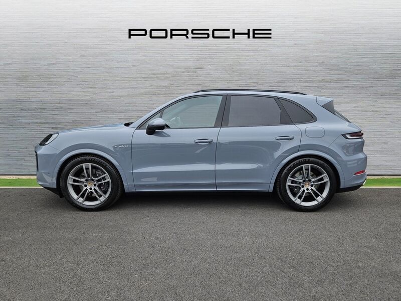 More views of Porsche Cayenne