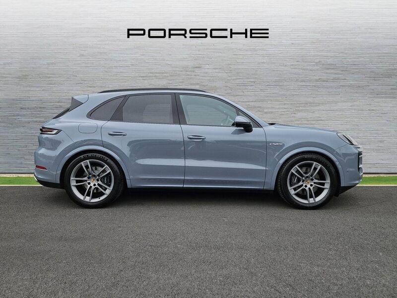 More views of Porsche Cayenne