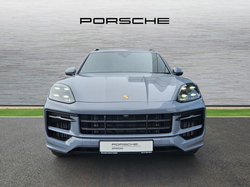More views of Porsche Cayenne