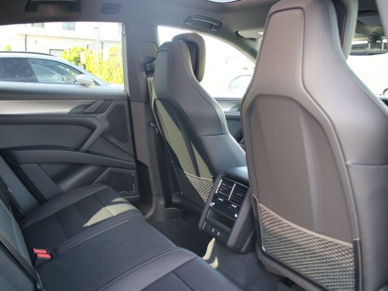 More views of Porsche Cayenne