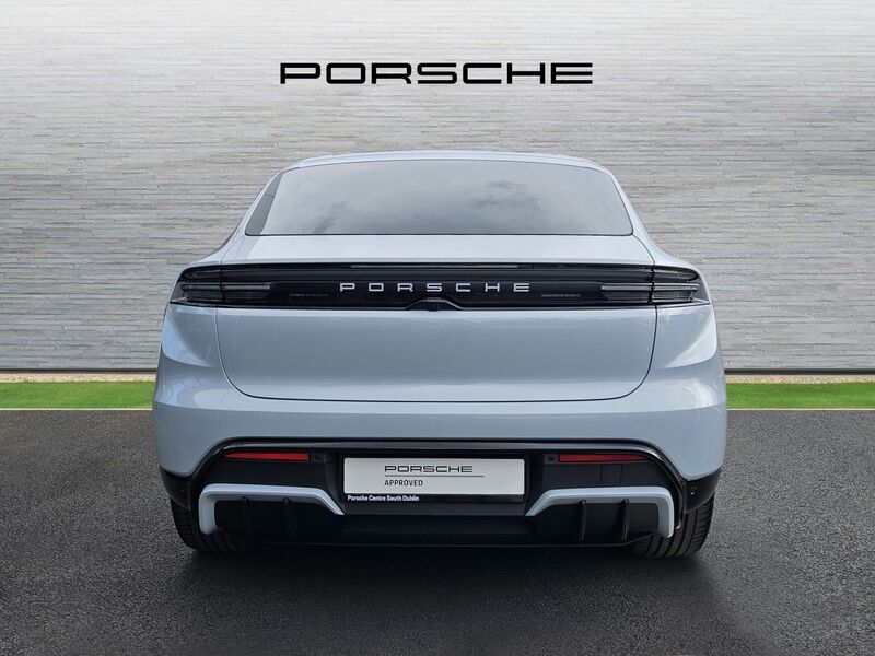 More views of Porsche Macan