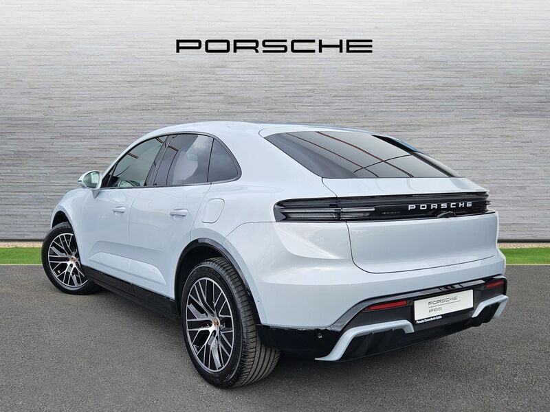 More views of Porsche Macan