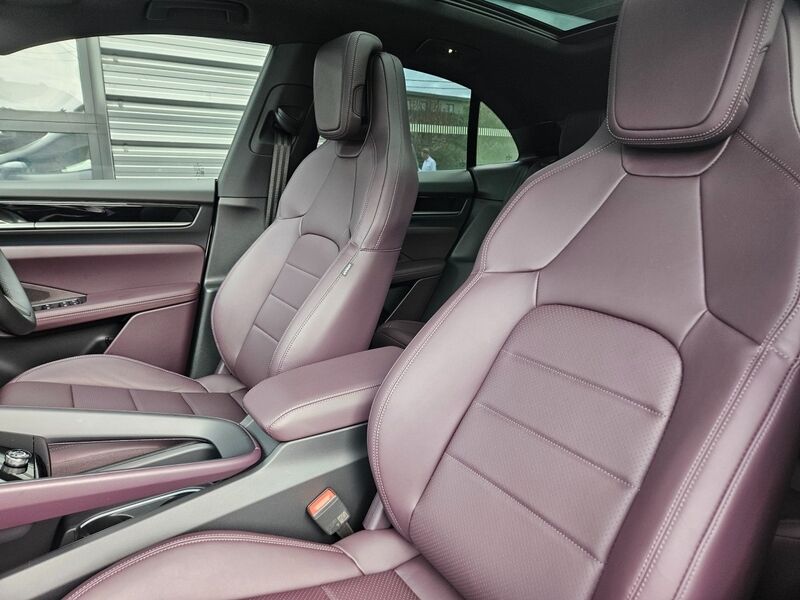 More views of Porsche Macan
