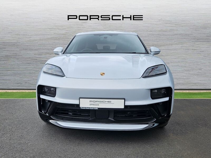 More views of Porsche Macan