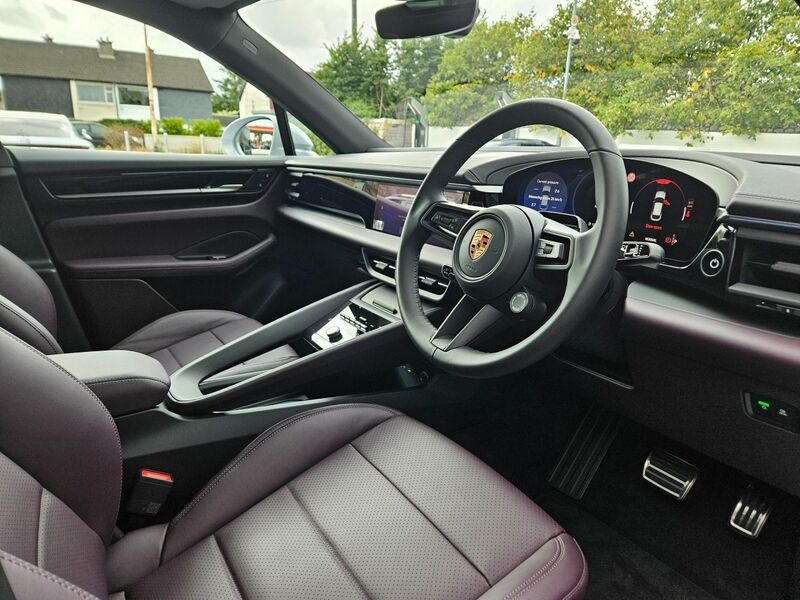 More views of Porsche Macan