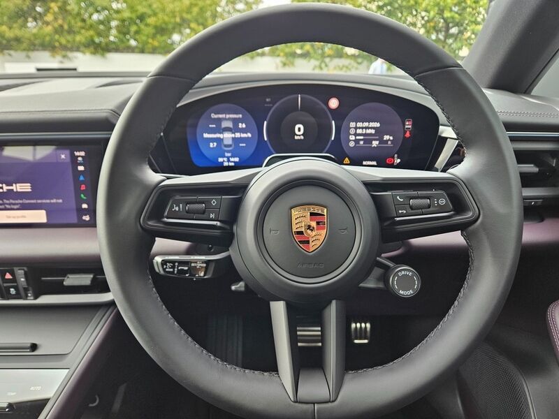More views of Porsche Macan