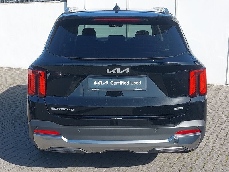 More views of Kia Sorento