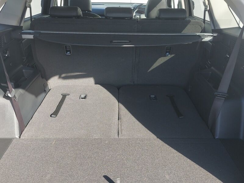 More views of Kia Sorento