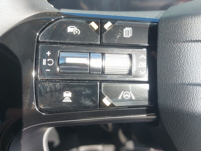 More views of Kia Sorento