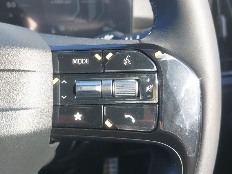 More views of Kia Sorento