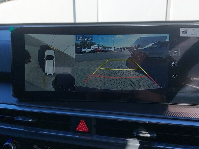 More views of Kia Sorento