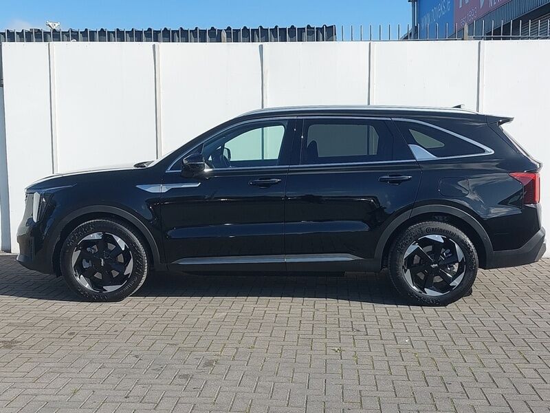 More views of Kia Sorento