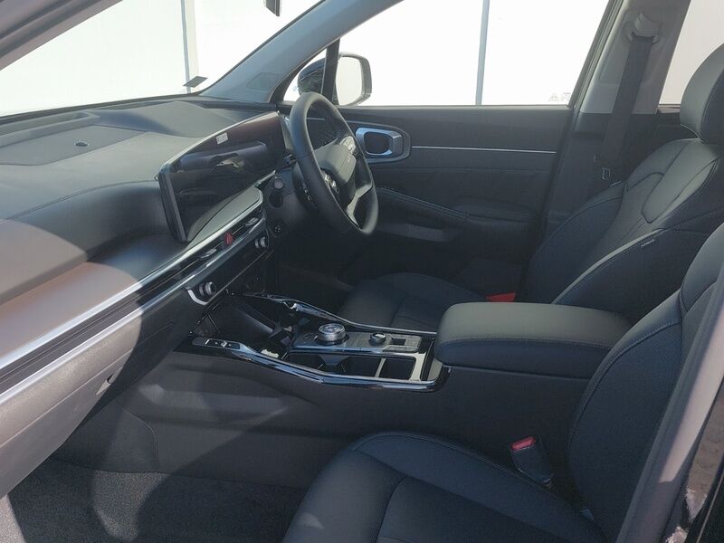 More views of Kia Sorento