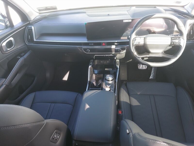 More views of Kia Sorento