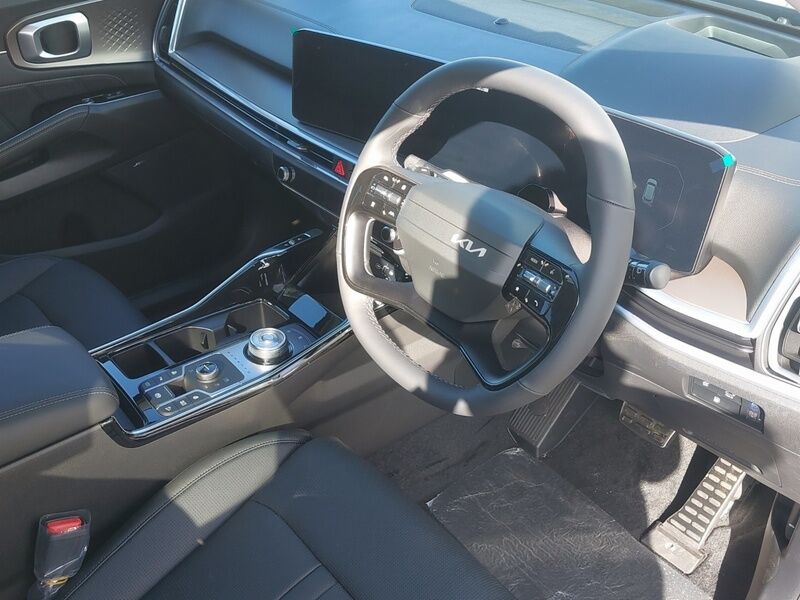 More views of Kia Sorento
