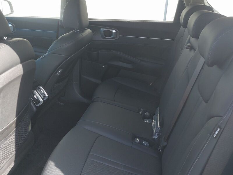 More views of Kia Sorento