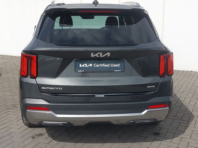 More views of Kia Sorento