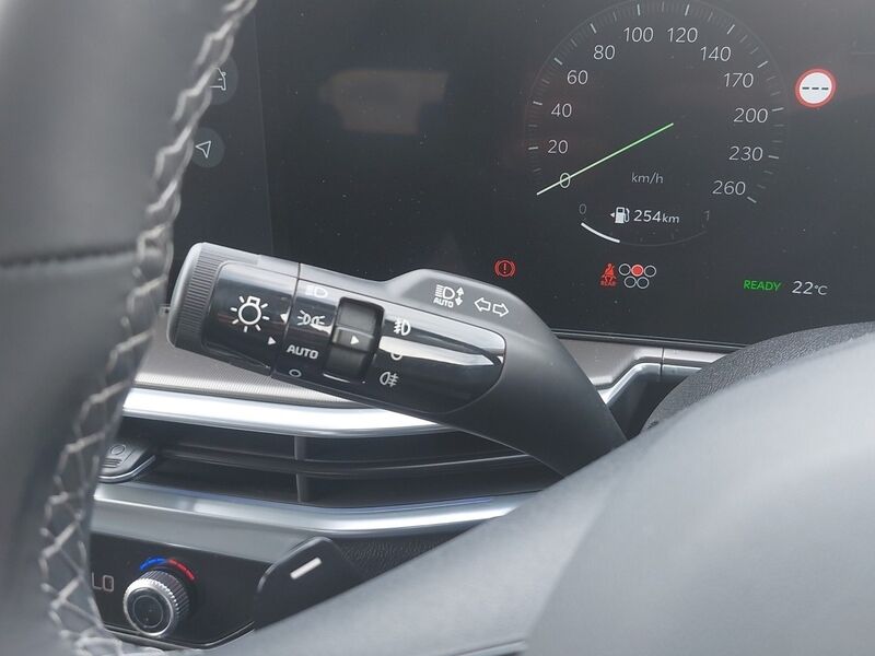 More views of Kia Sorento