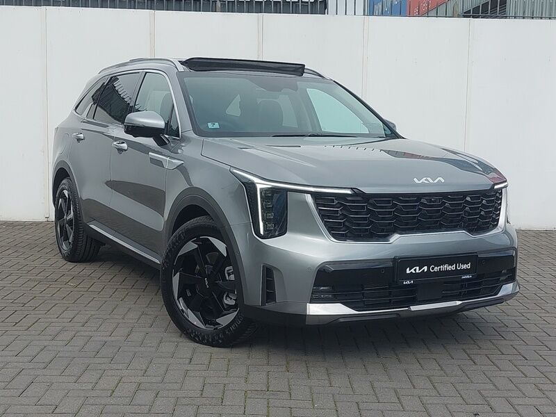 More views of Kia Sorento