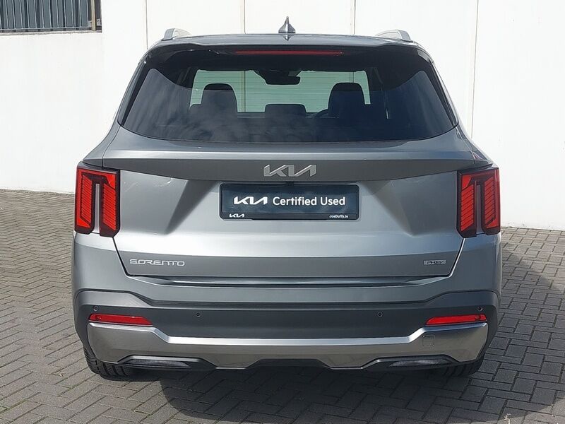 More views of Kia Sorento