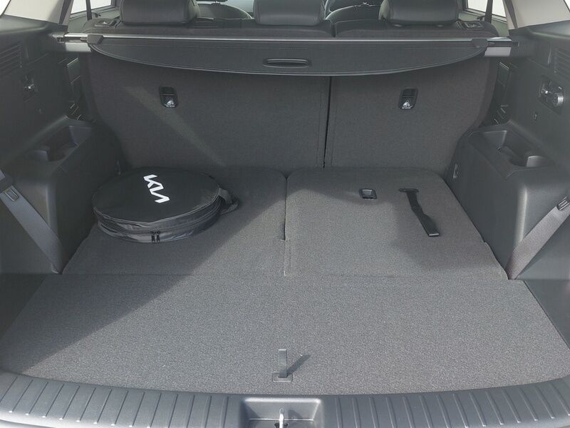 More views of Kia Sorento