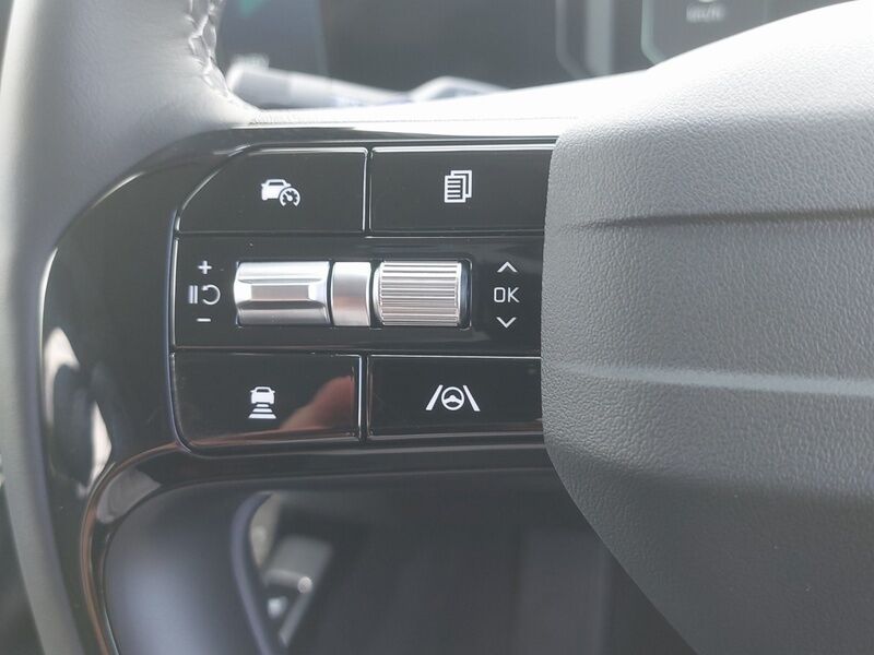 More views of Kia Sorento