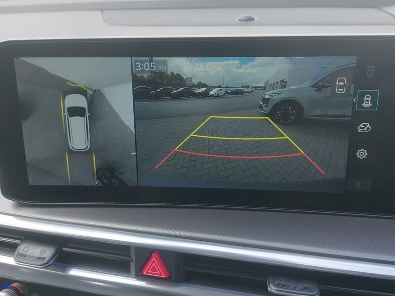 More views of Kia Sorento