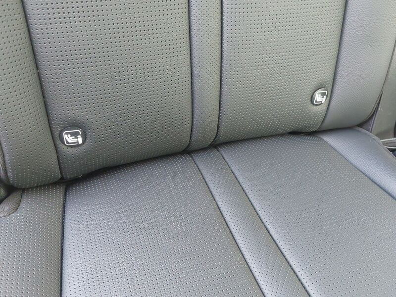 More views of Kia Sorento