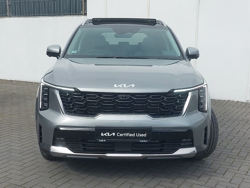 More views of Kia Sorento