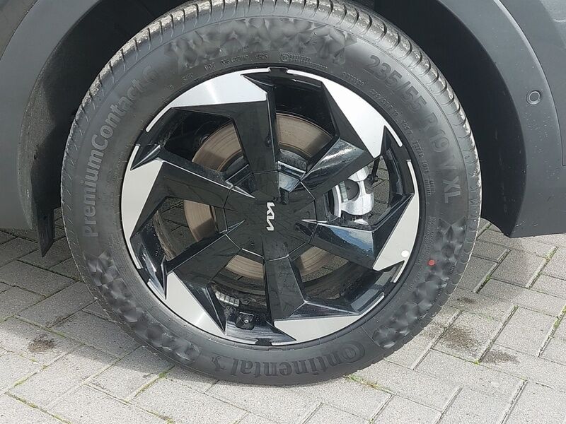 More views of Kia Sorento