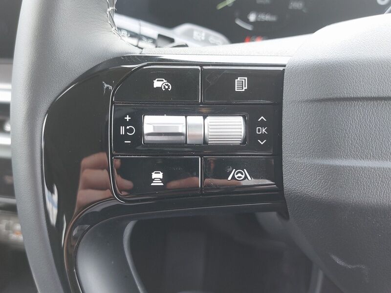 More views of Kia Sorento