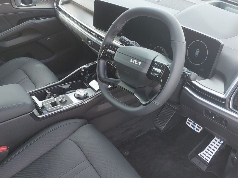 More views of Kia Sorento