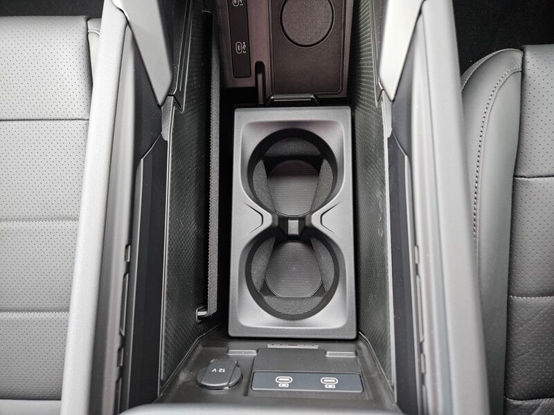 More views of Porsche Cayenne