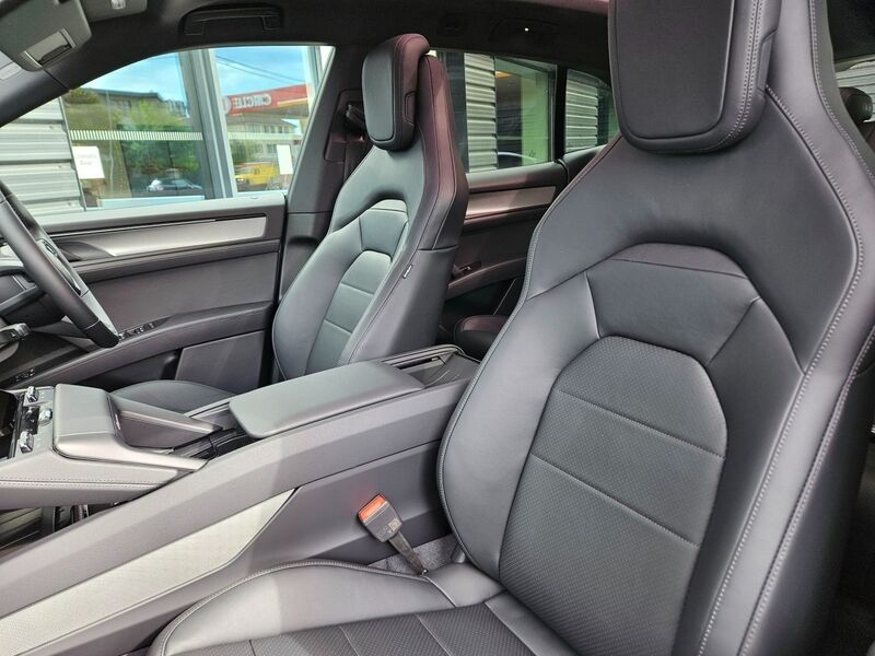 More views of Porsche Cayenne
