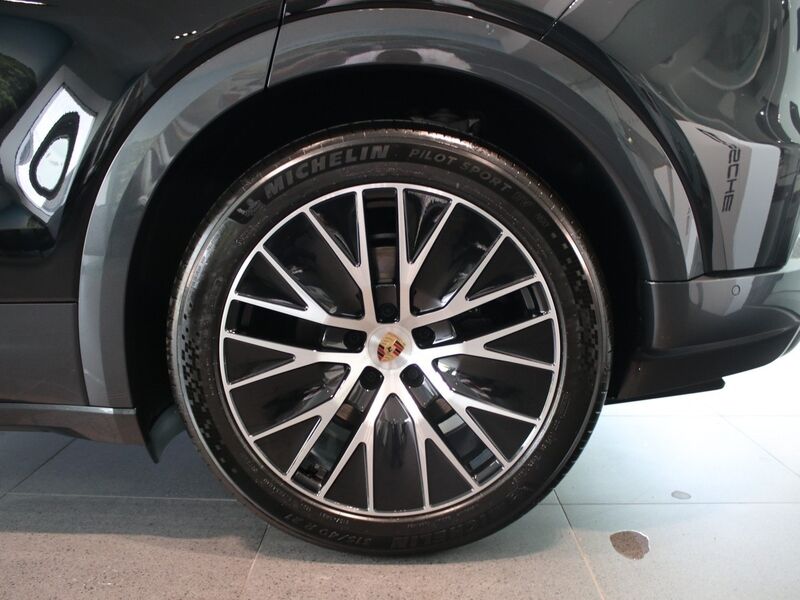 More views of Porsche Cayenne