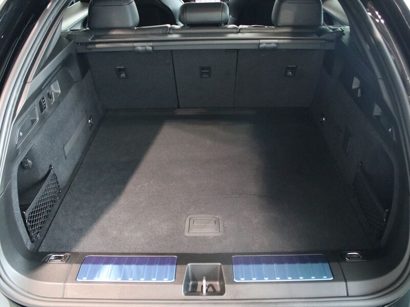 More views of Porsche Cayenne