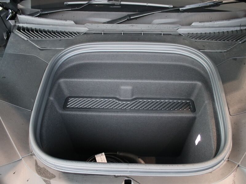 More views of Porsche Cayenne