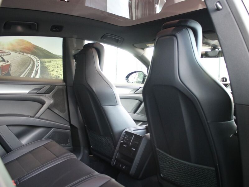 More views of Porsche Cayenne