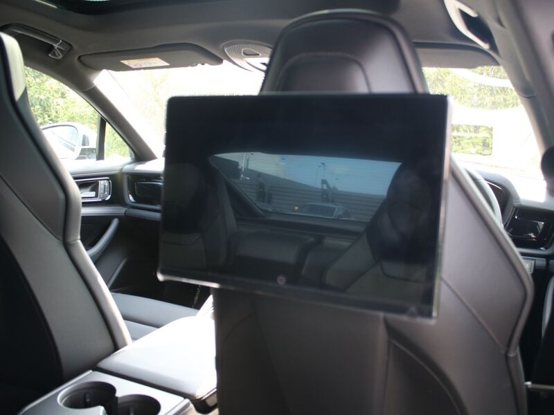 More views of Porsche Panamera