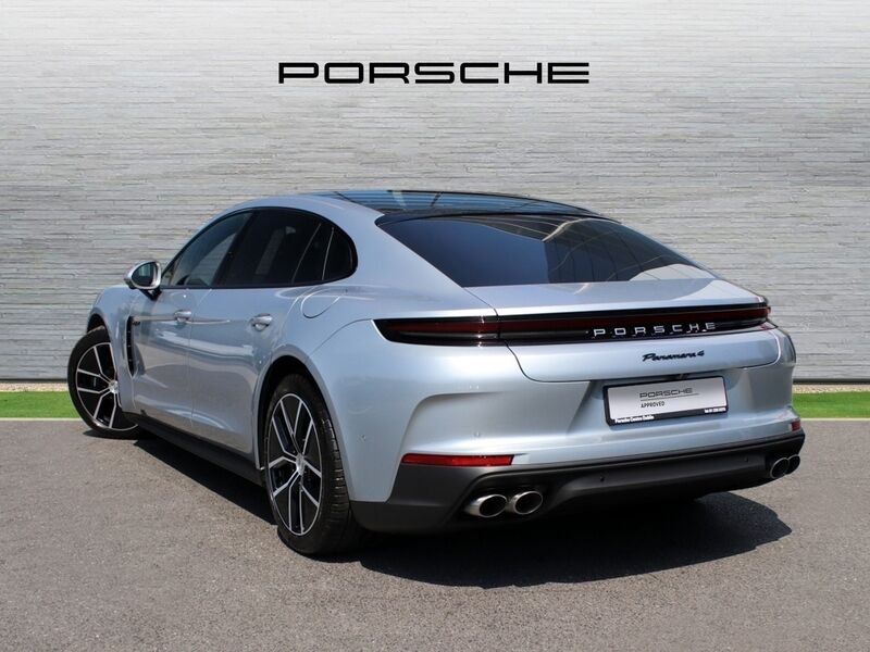 More views of Porsche Panamera